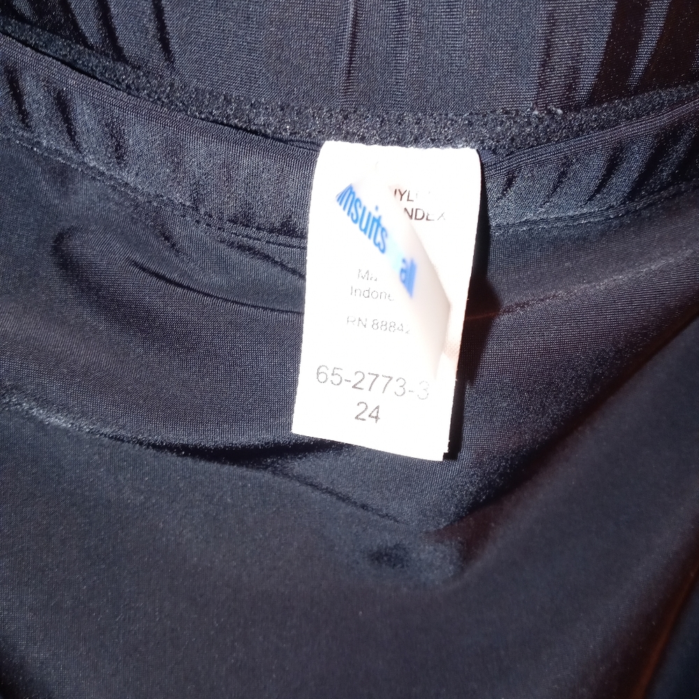 PLUS SIZE SWIM WEAR - Picture 6 of 6